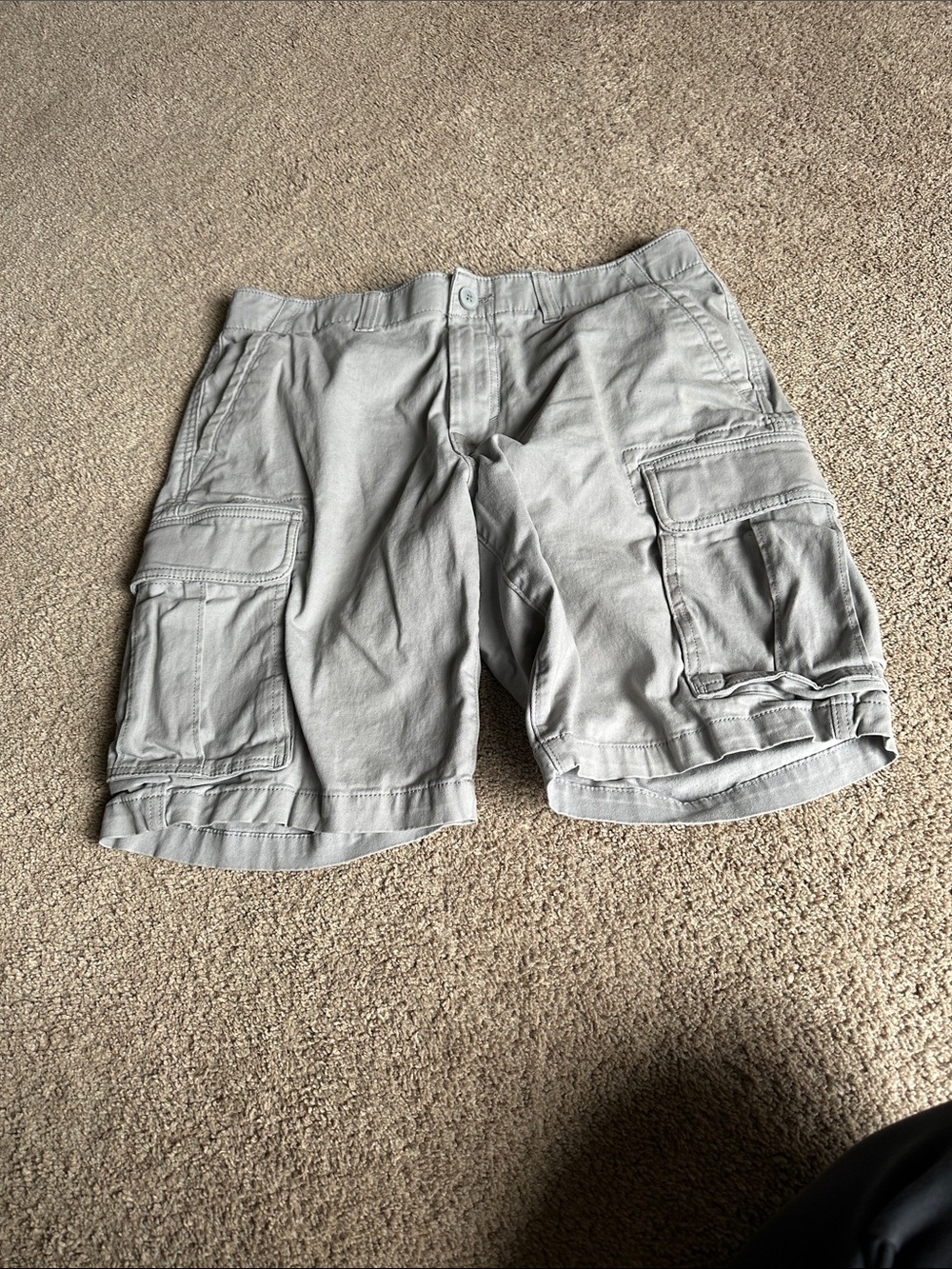 Sonoma Light Gray Men's Cargo Shorts with Multiple Pockets